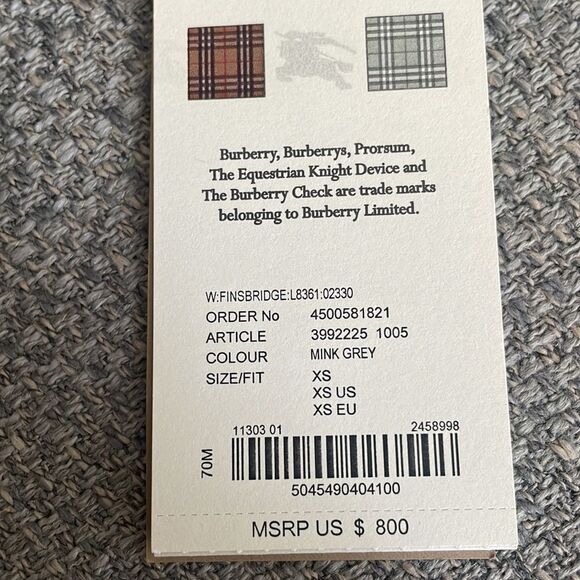 - Burberry Finsbridge Belted
Quilted Jacket. Pristine condition with tags - Picture 7 of 8